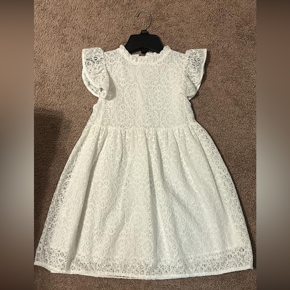 Girls dress size 9/10 runs smaller more like a size 8